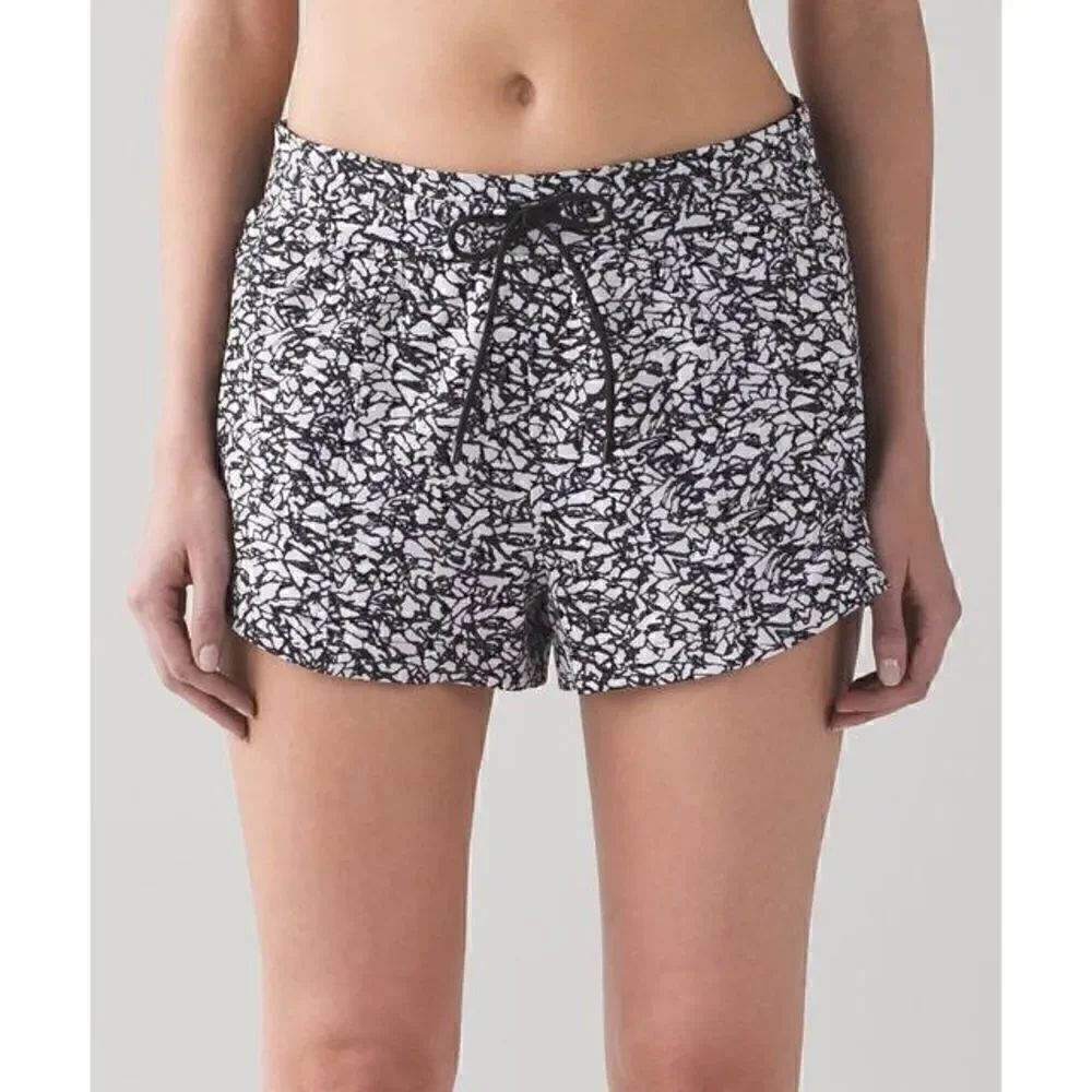 Womens Lululemon Breakaway Short